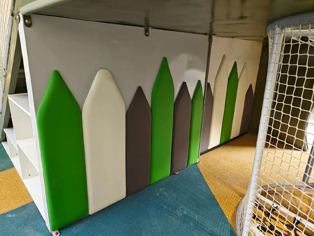 中山遠(yuǎn)洋天著架空層小非標(biāo)康體設(shè)施全面竣工，搖馬、蹺蹺板與健身設(shè)備完善社區(qū)活力空間